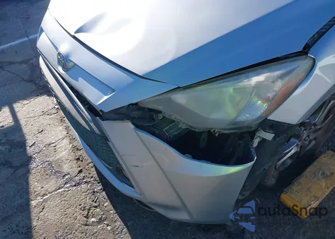 2019 Toyota Yaris Le z USA, uszkodzony, nr VIN 3MYDLBYV6KY523263